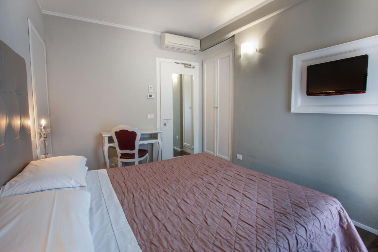 Hotel Degli Oleandri Сирмионе Экстерьер фото