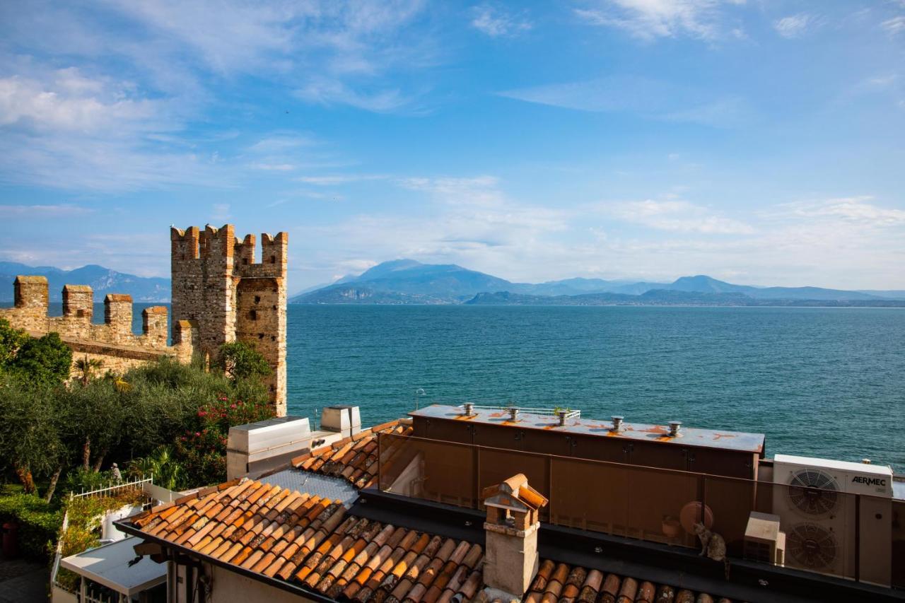 Hotel Degli Oleandri Сирмионе Экстерьер фото