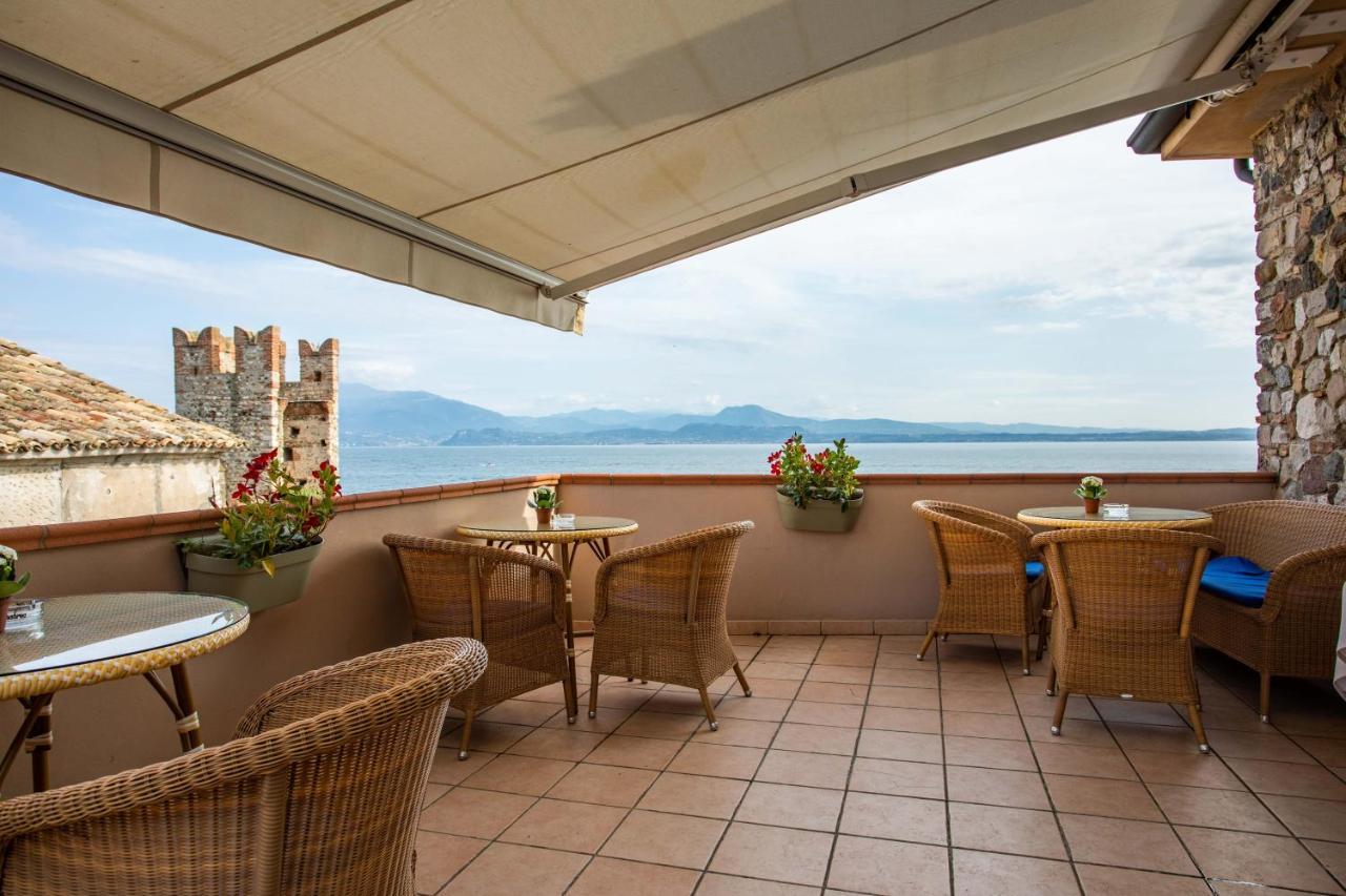 Hotel Degli Oleandri Сирмионе Экстерьер фото