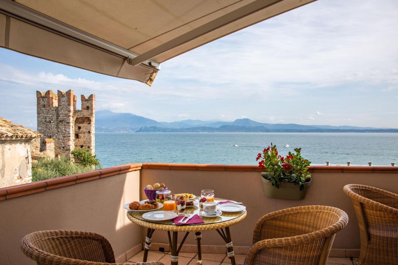 Hotel Degli Oleandri Сирмионе Экстерьер фото