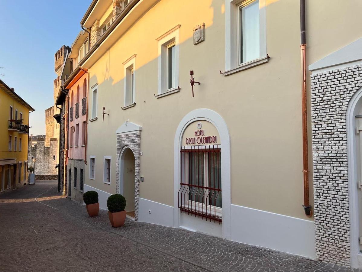 Hotel Degli Oleandri Сирмионе Экстерьер фото