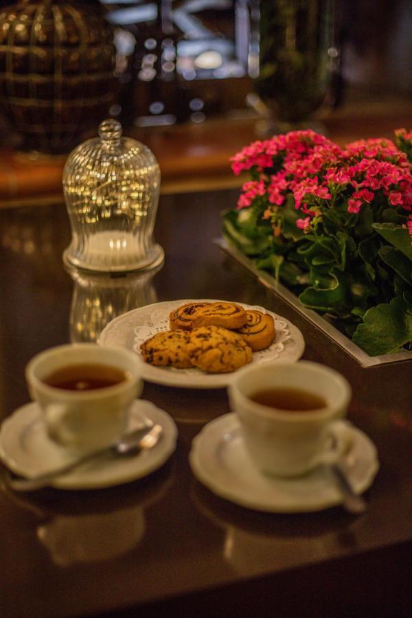 Hotel Degli Oleandri Сирмионе Экстерьер фото