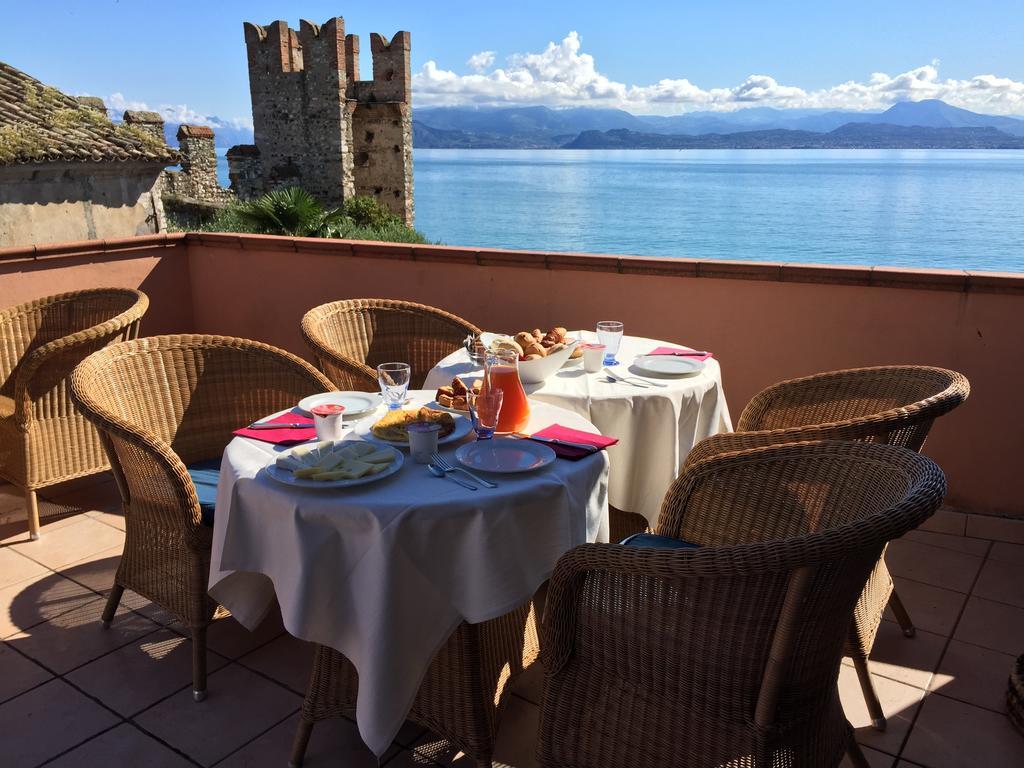 Hotel Degli Oleandri Сирмионе Экстерьер фото