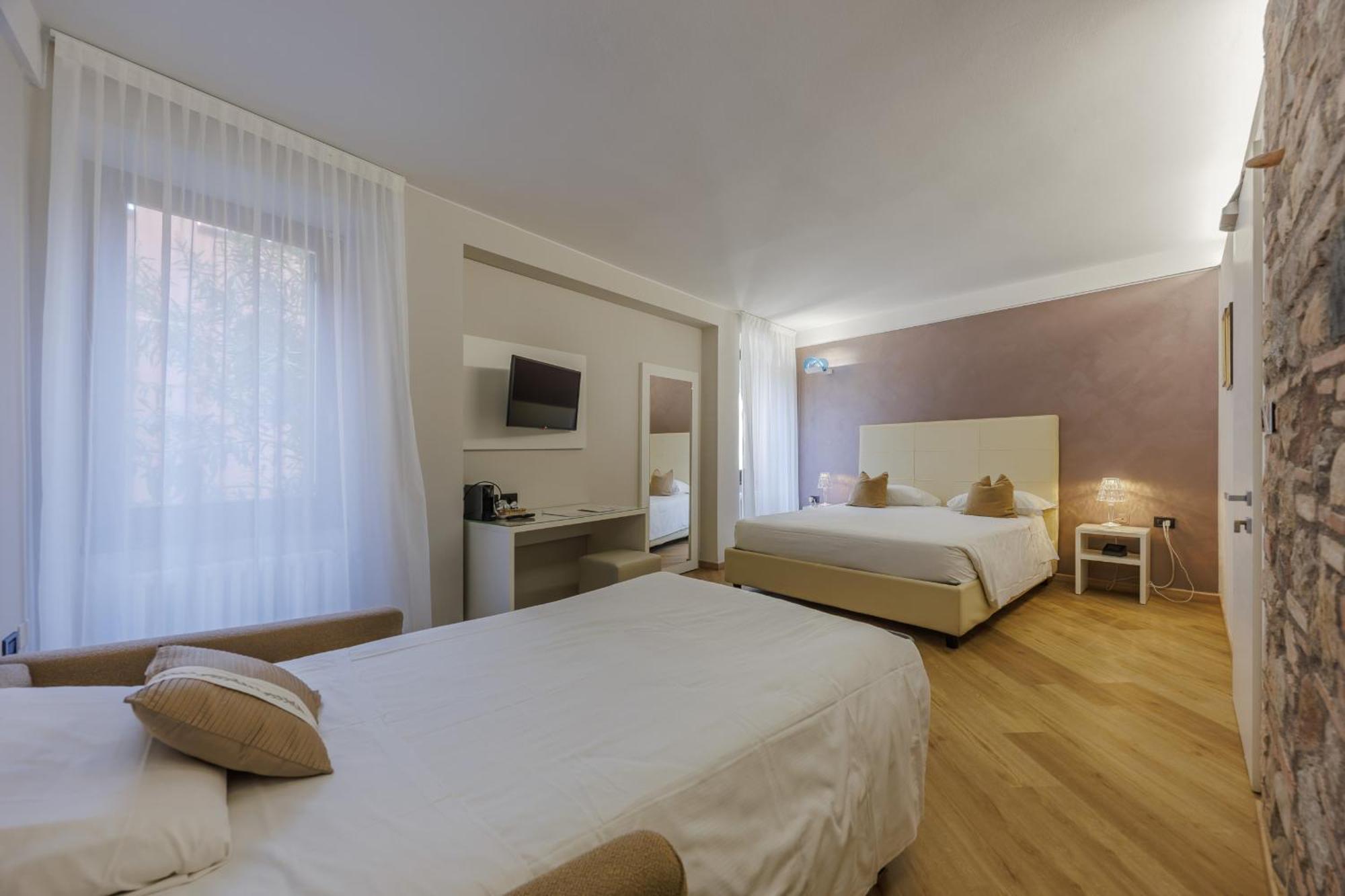 Hotel Degli Oleandri Сирмионе Экстерьер фото
