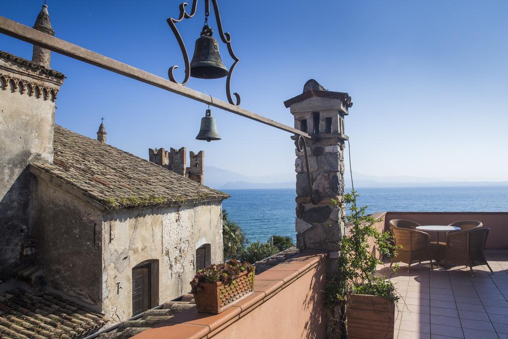 Hotel Degli Oleandri Сирмионе Экстерьер фото