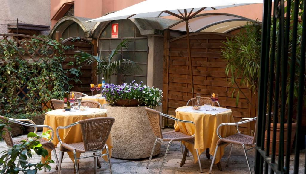 Hotel Degli Oleandri Сирмионе Экстерьер фото